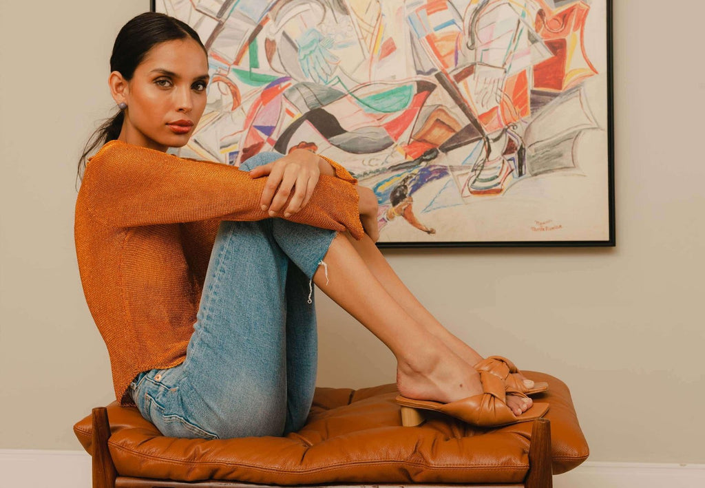 Carobá Caramel Leather Mules – 4.5cm Cylindrical Block Heel